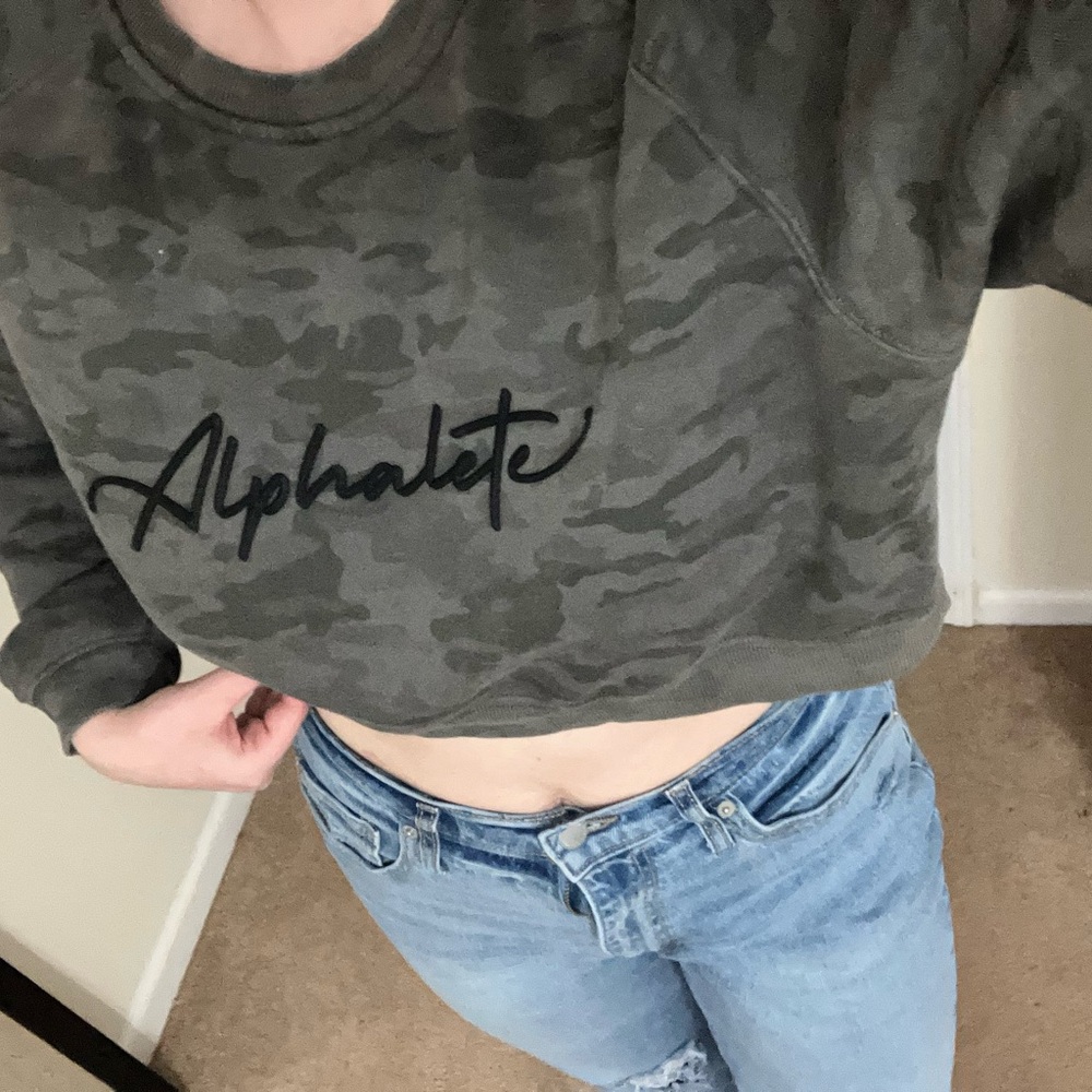 Alphalete Camo Cropped Crewneck
